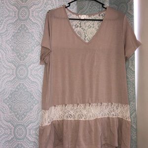 Women’s XL Creme and Lace Blouse